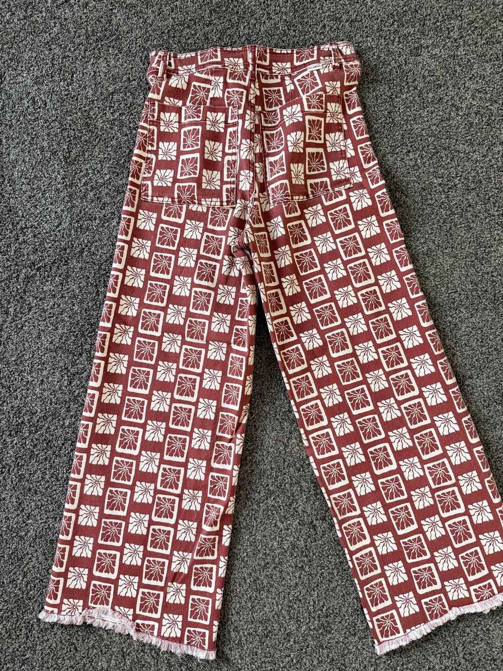 Billabong Wide-Leg Printed Pants in Burgundy and Cream - Picture 2 of 5